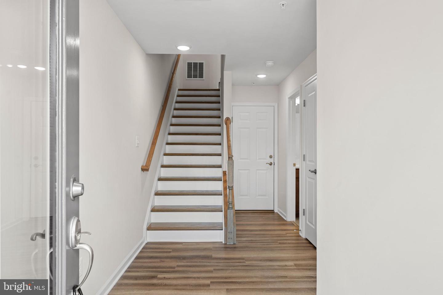 6045 Soho Way Property Photo 3