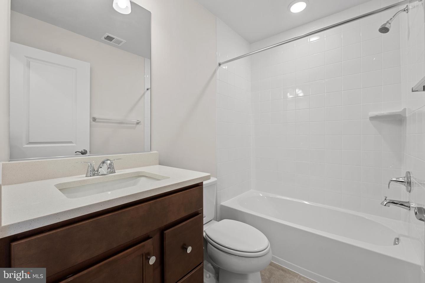 6045 Soho Way Property Photo 4