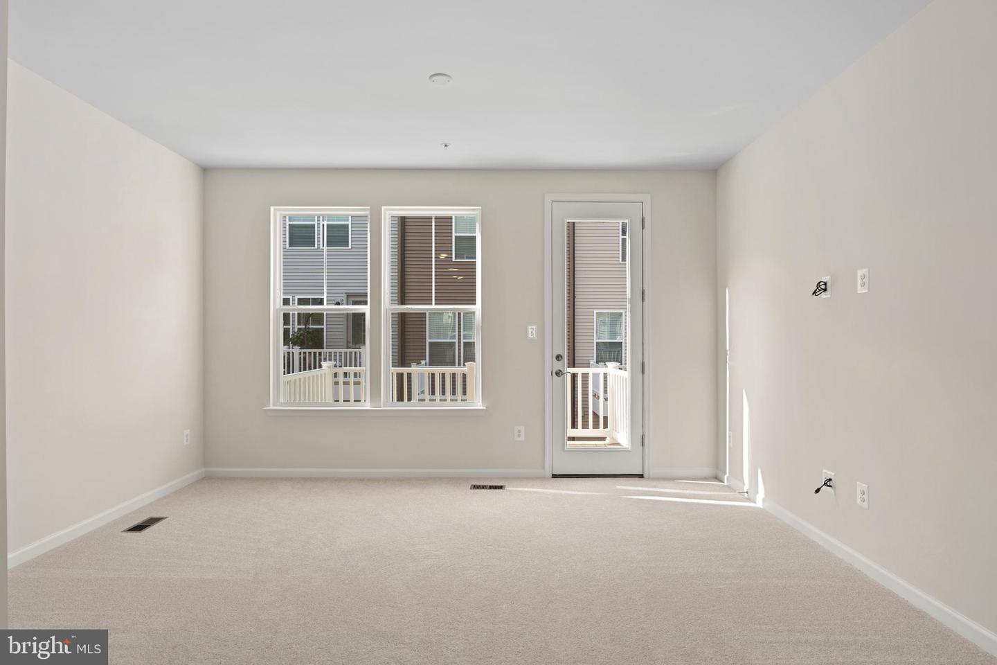 6045 Soho Way Property Photo 9