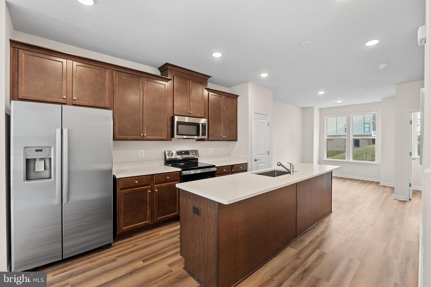 6045 Soho Way Property Photo 11