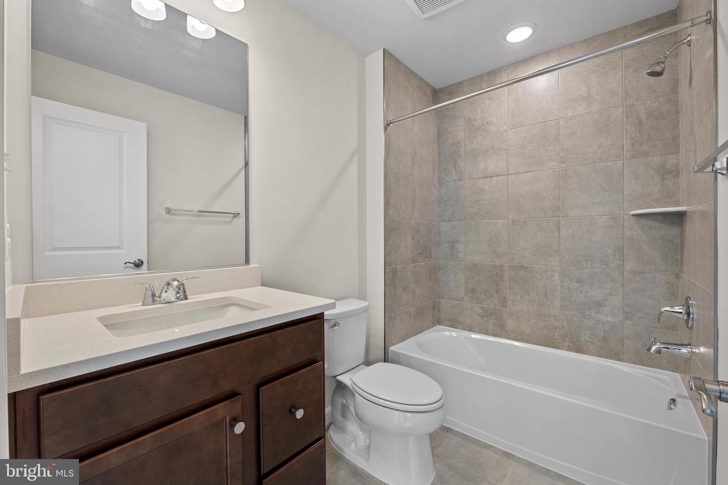 6045 Soho Way Property Photo 19