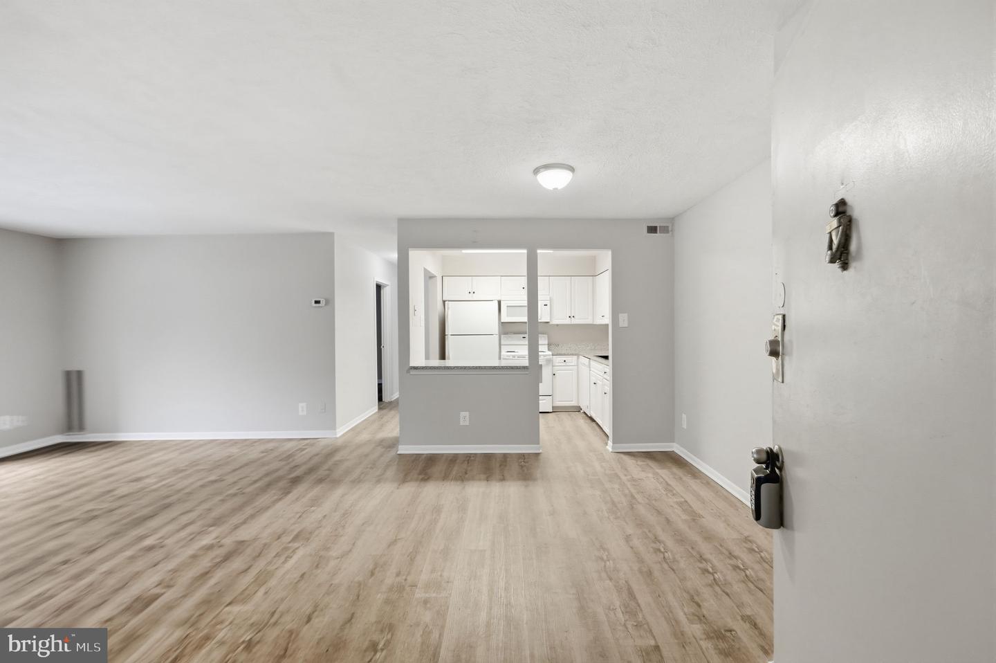 10114 Campus Way S #201-8c Property Photo 2