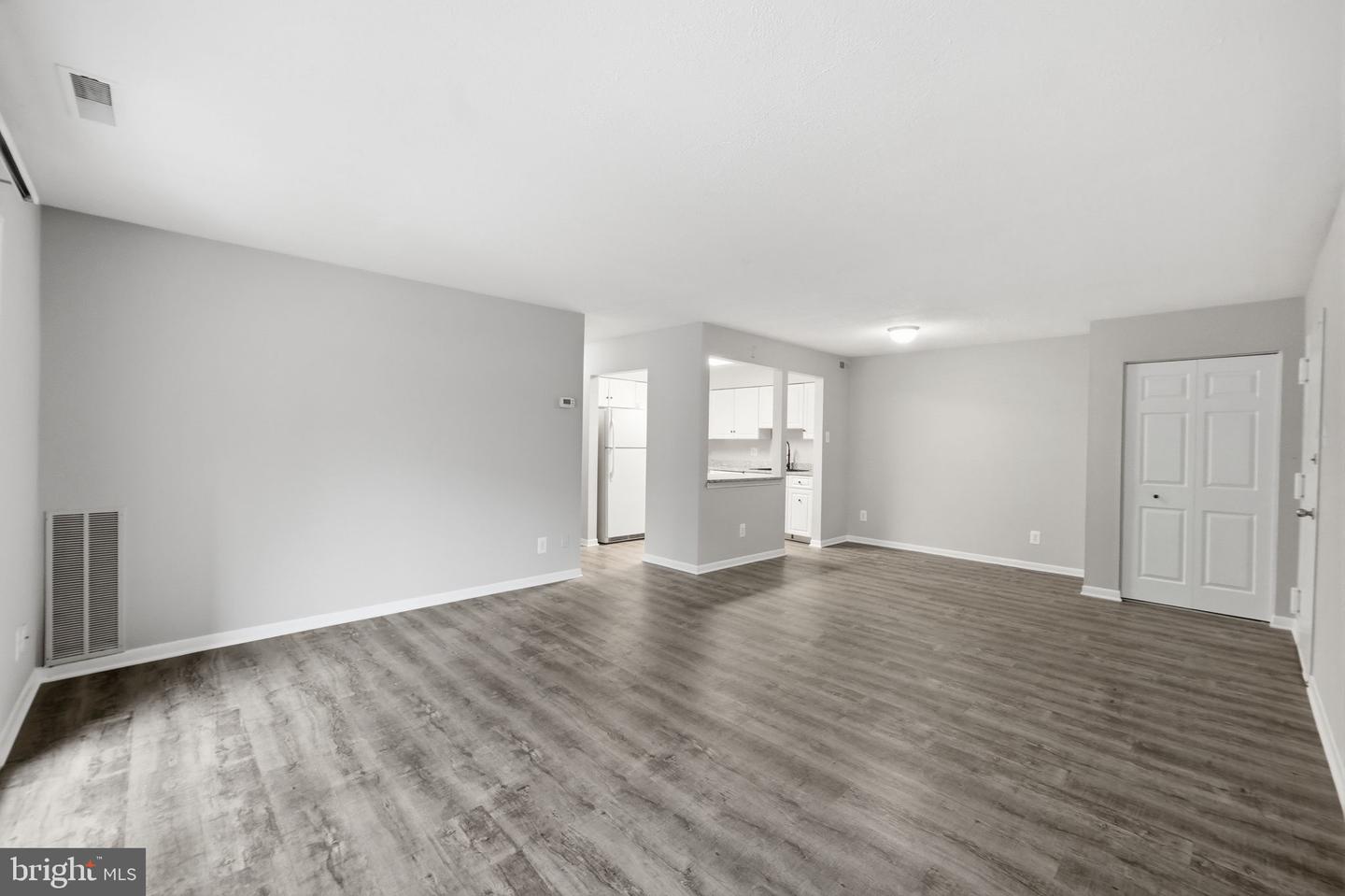 10114 Campus Way S #201-8c Property Photo 7