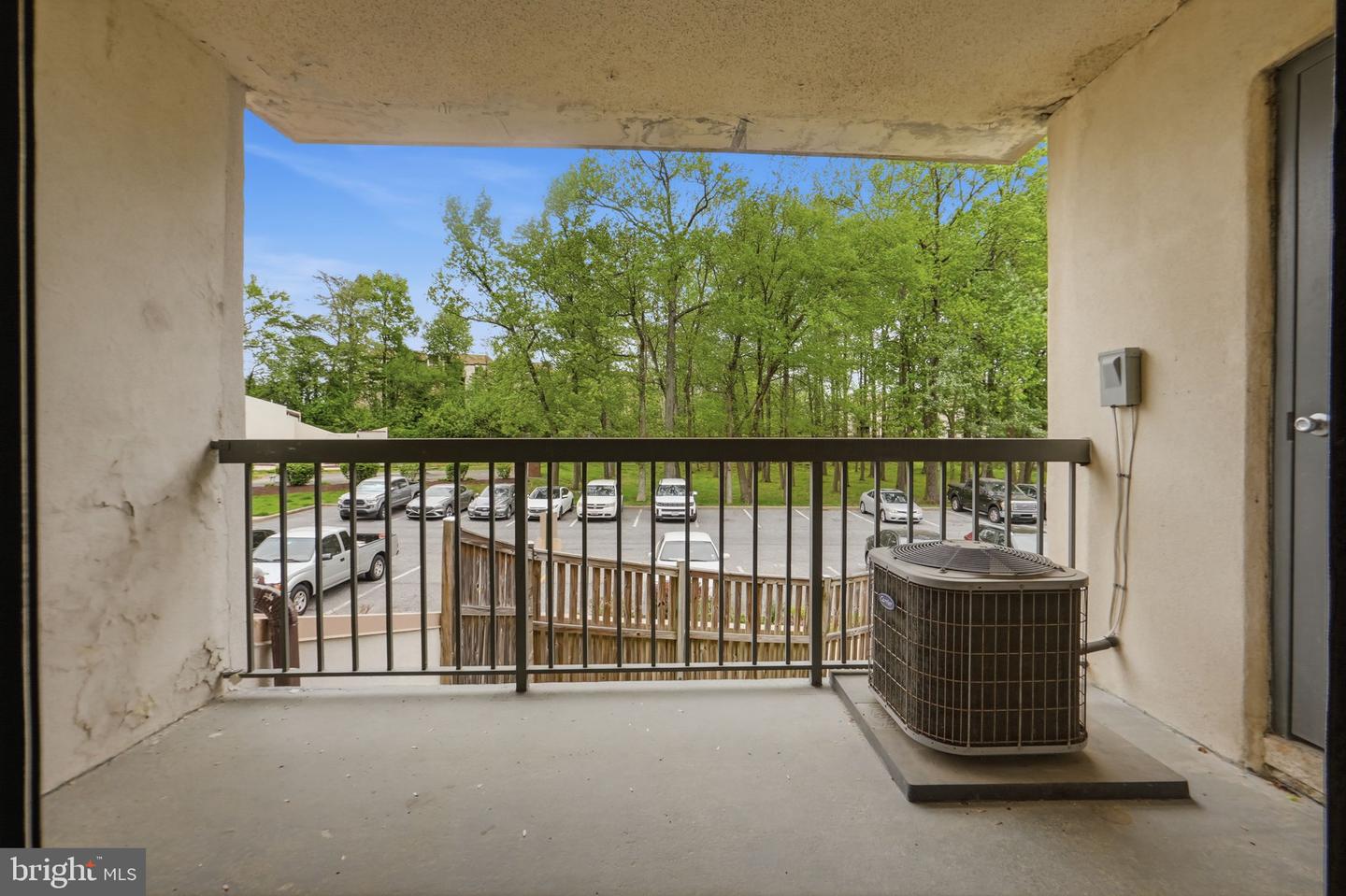 10114 Campus Way S #201-8c Property Photo 9
