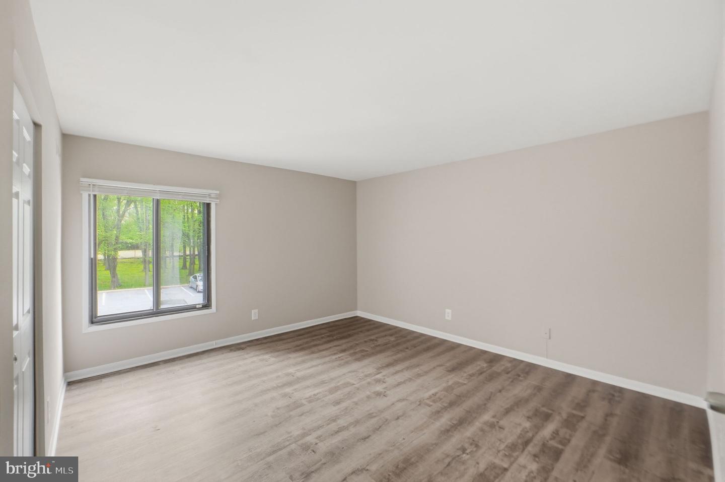 10114 Campus Way S #201-8c Property Photo 17