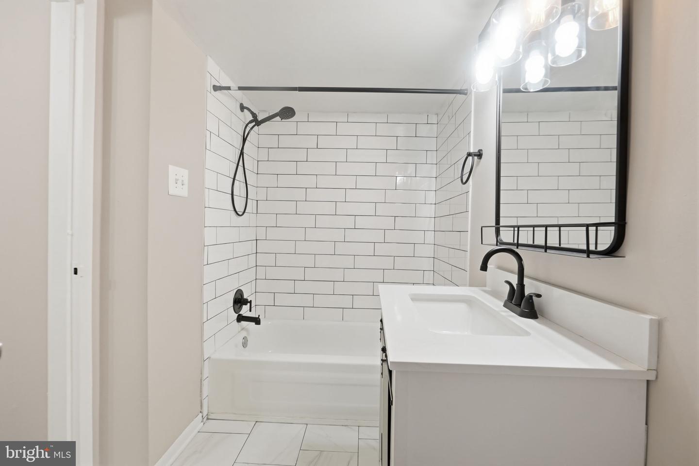 10114 Campus Way S #201-8c Property Photo 24