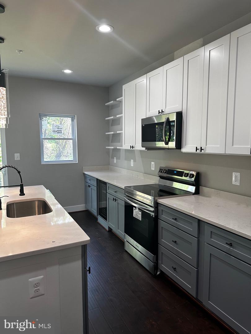 4 Akin Ave Property Photo 13