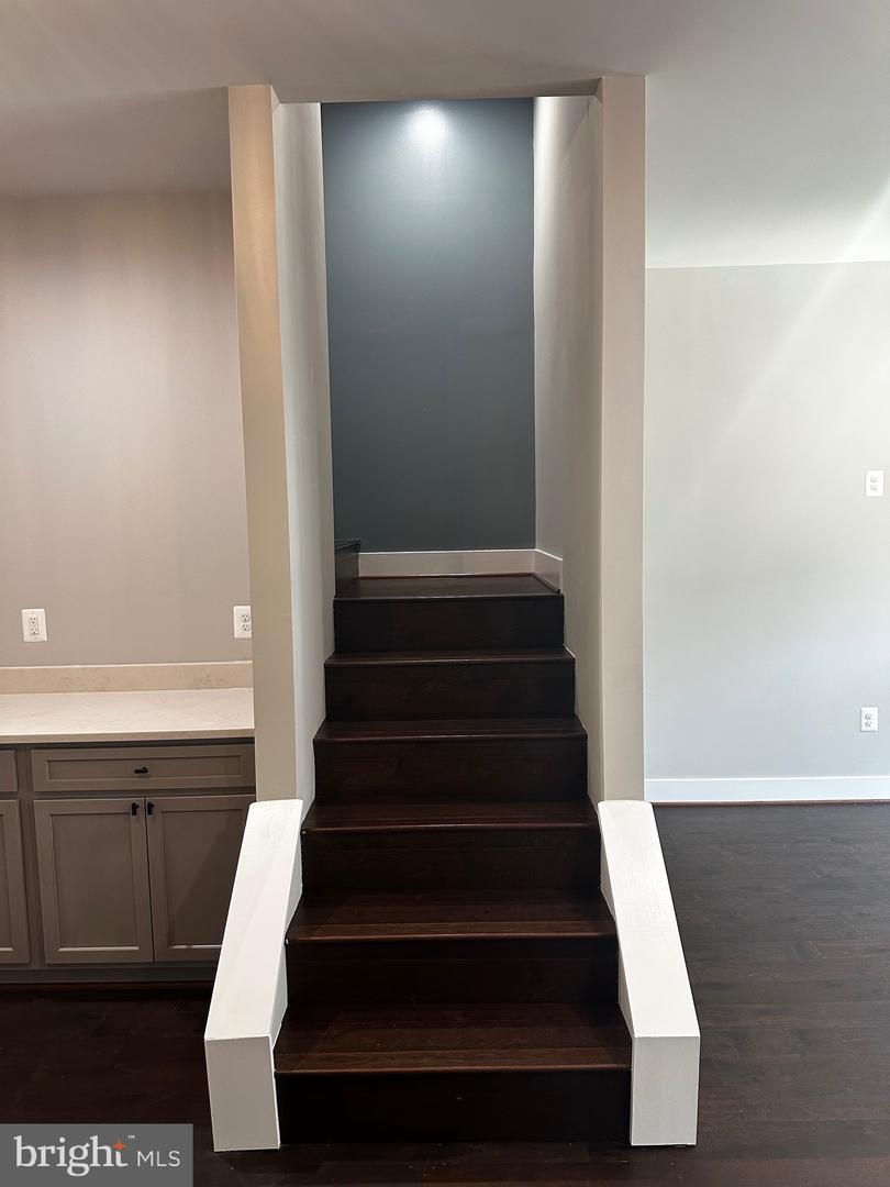 4 Akin Ave Property Photo 17