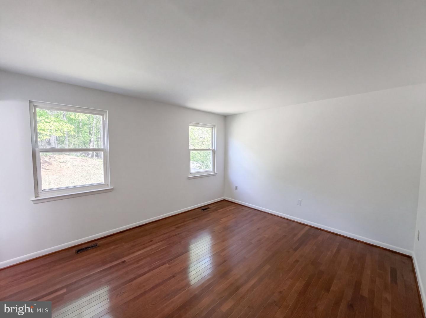 12708 Lampton Ln Property Photo 4