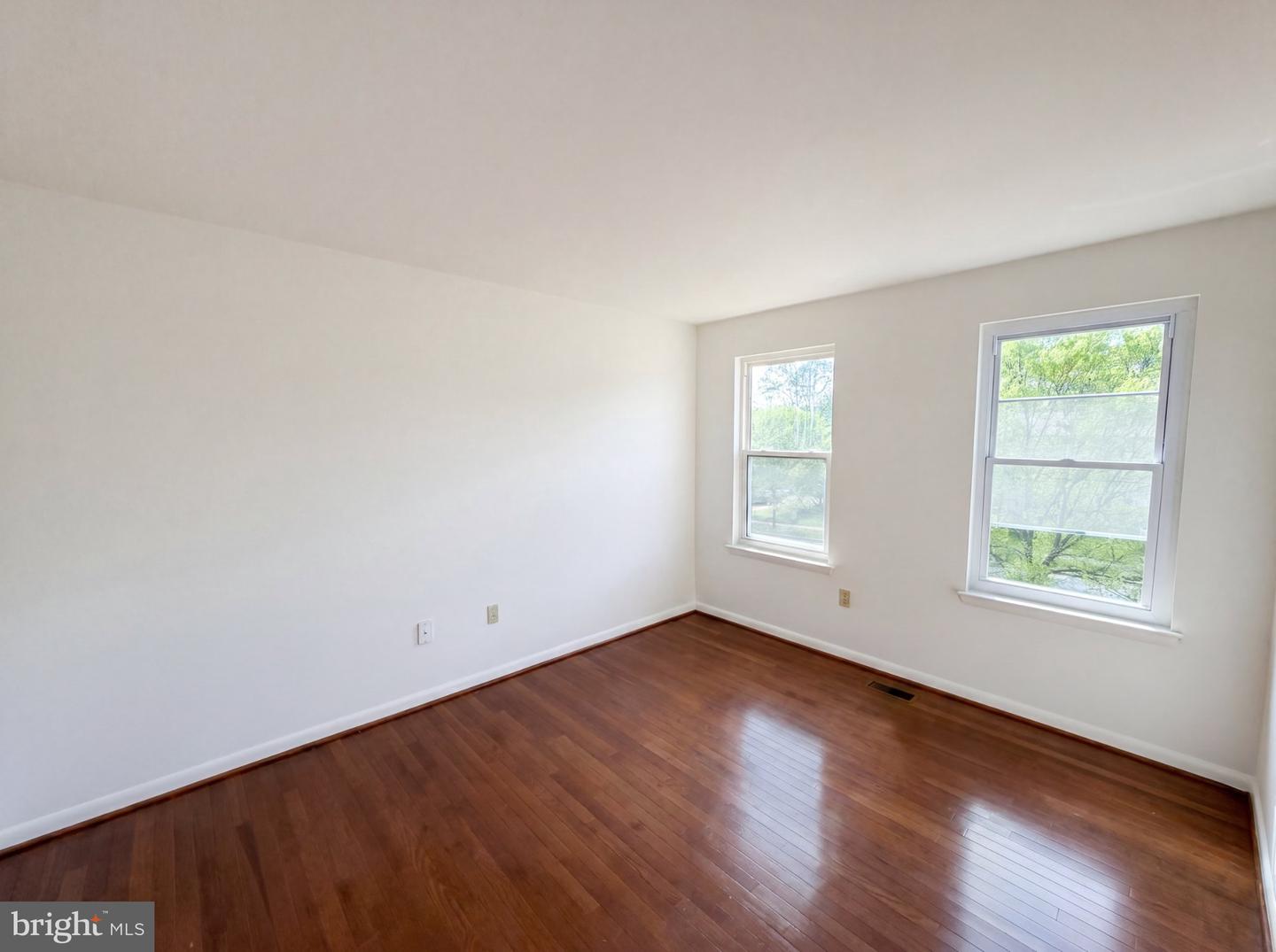 12708 Lampton Ln Property Photo 7