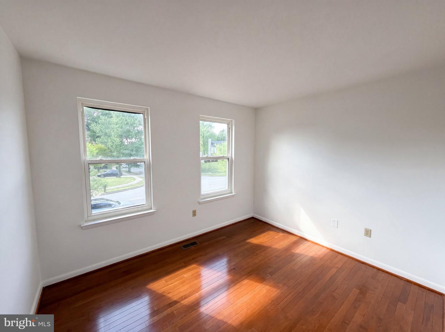12708 Lampton Ln Property Photo 8