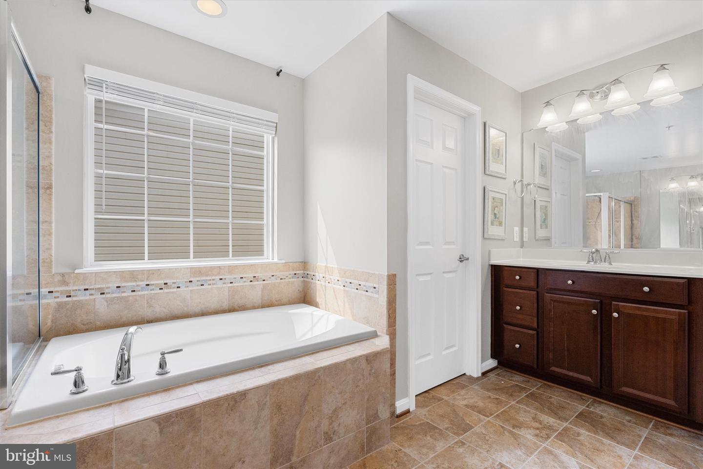 9817 Traver St Property Photo 17