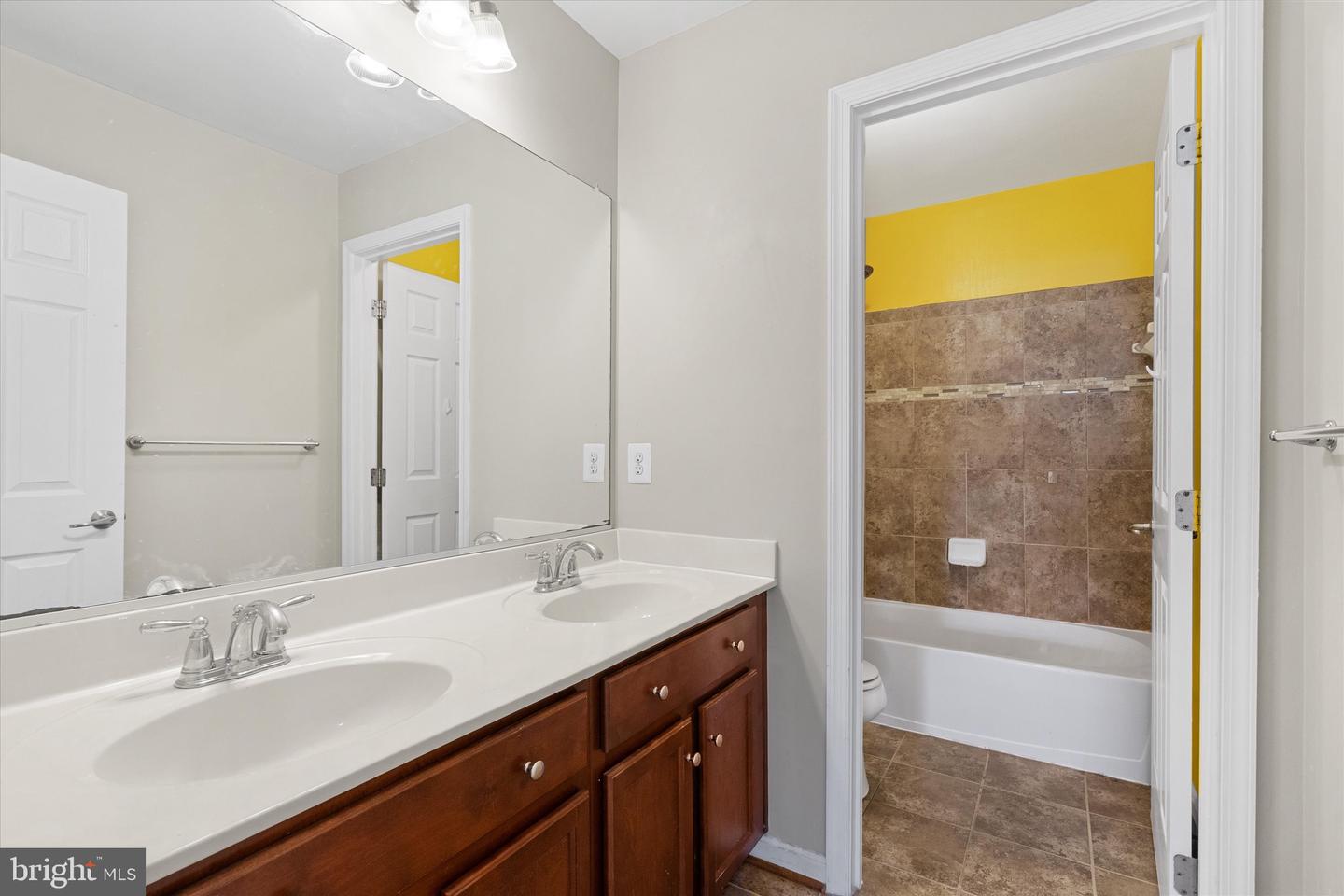 9817 Traver St Property Photo 19