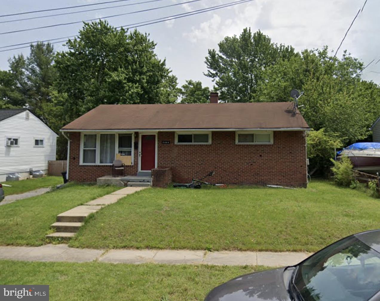 2504 Boones Ln Property Photo 1