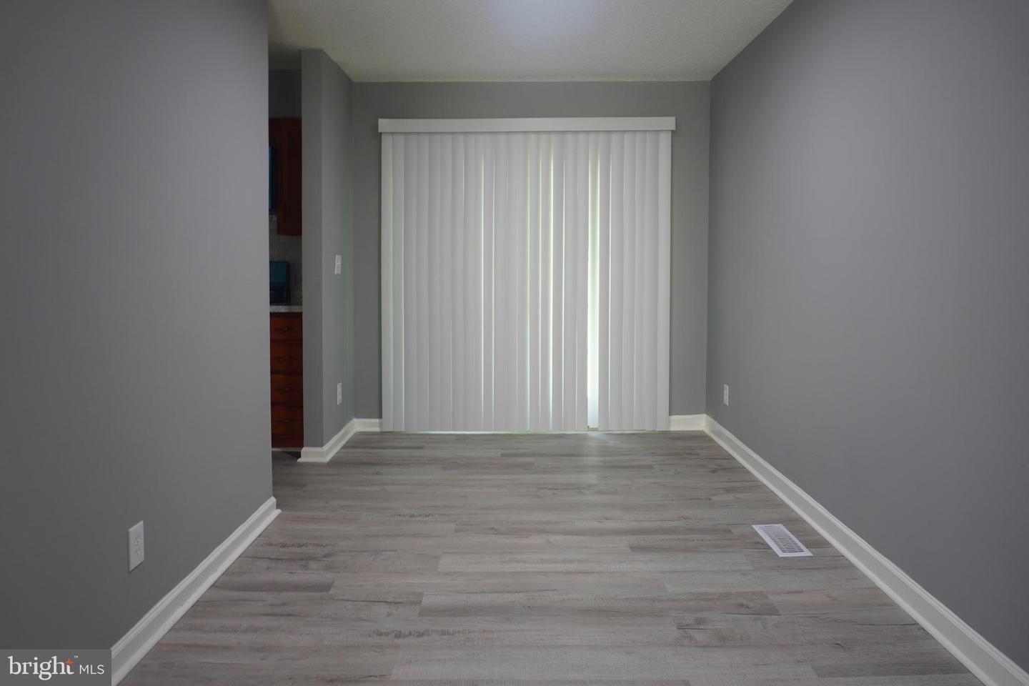 8102 Thornfield Ter Property Photo 5