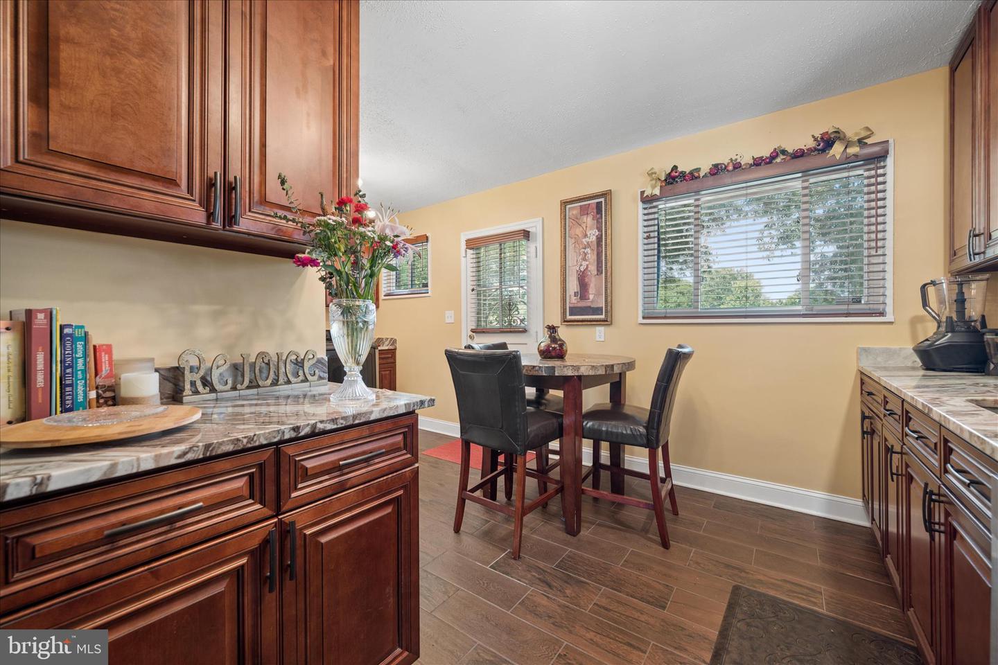 6803 Adelphi Rd Property Photo 13