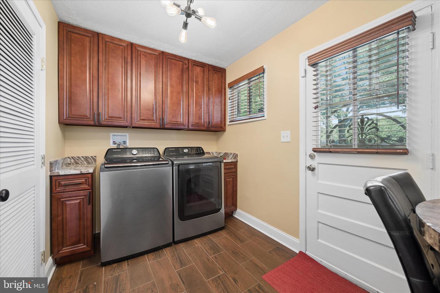 6803 Adelphi Rd Property Photo 23