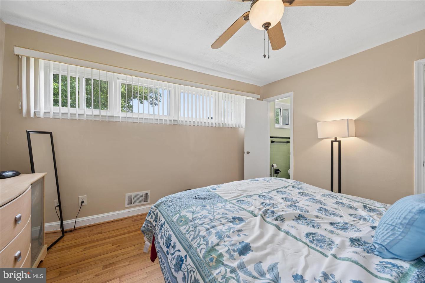 6803 Adelphi Rd Property Photo 27