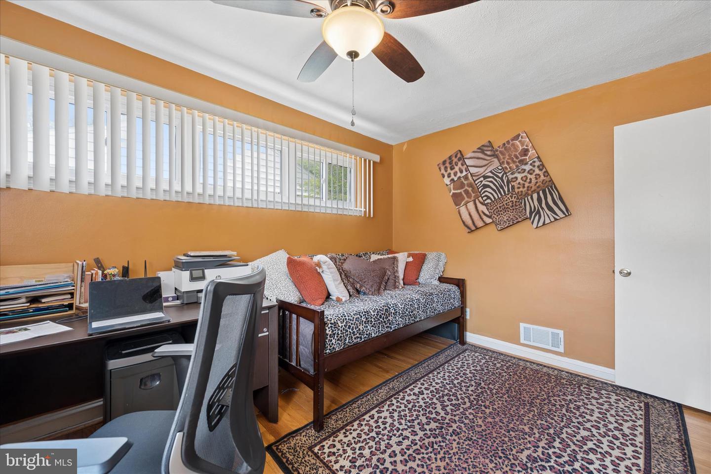 6803 Adelphi Rd Property Photo 32