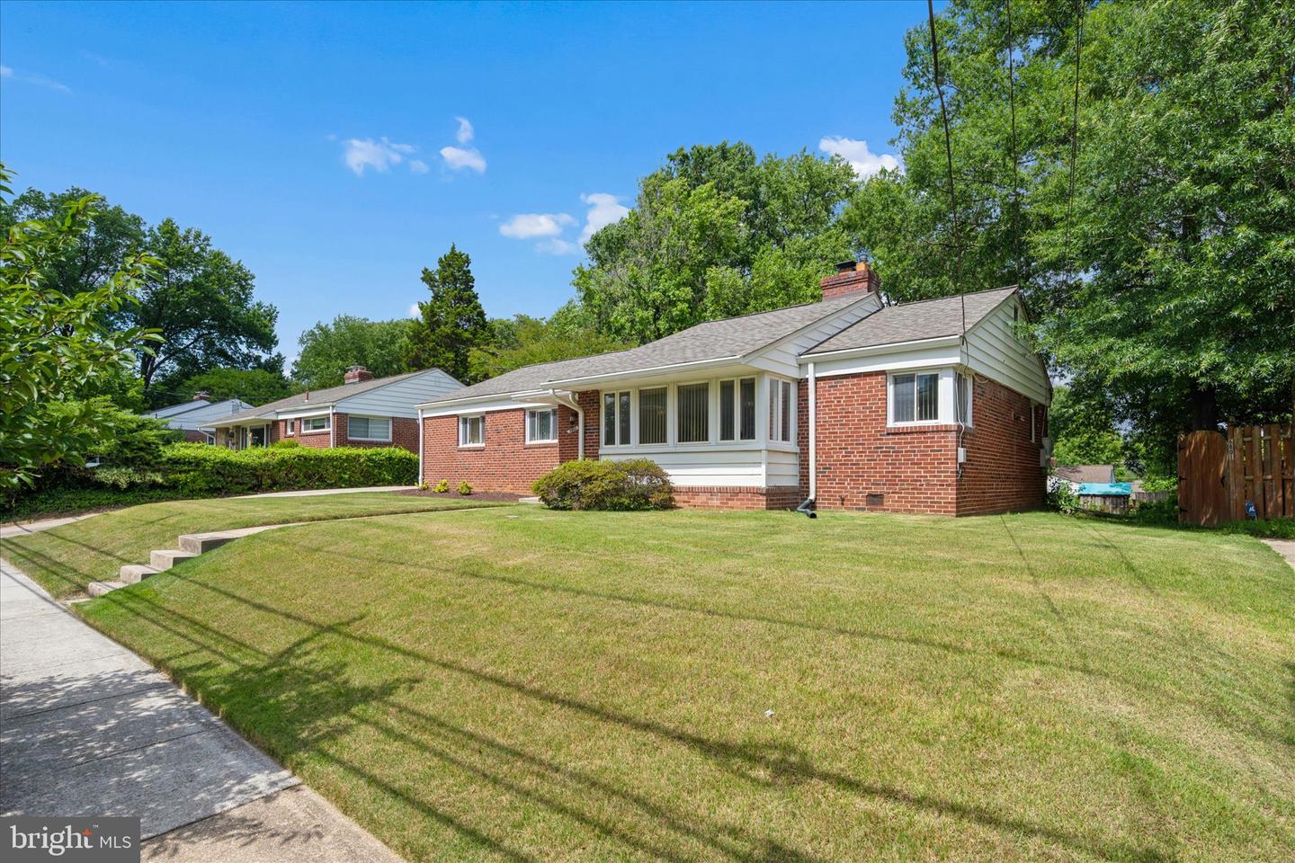 6803 Adelphi Rd Property Photo 48