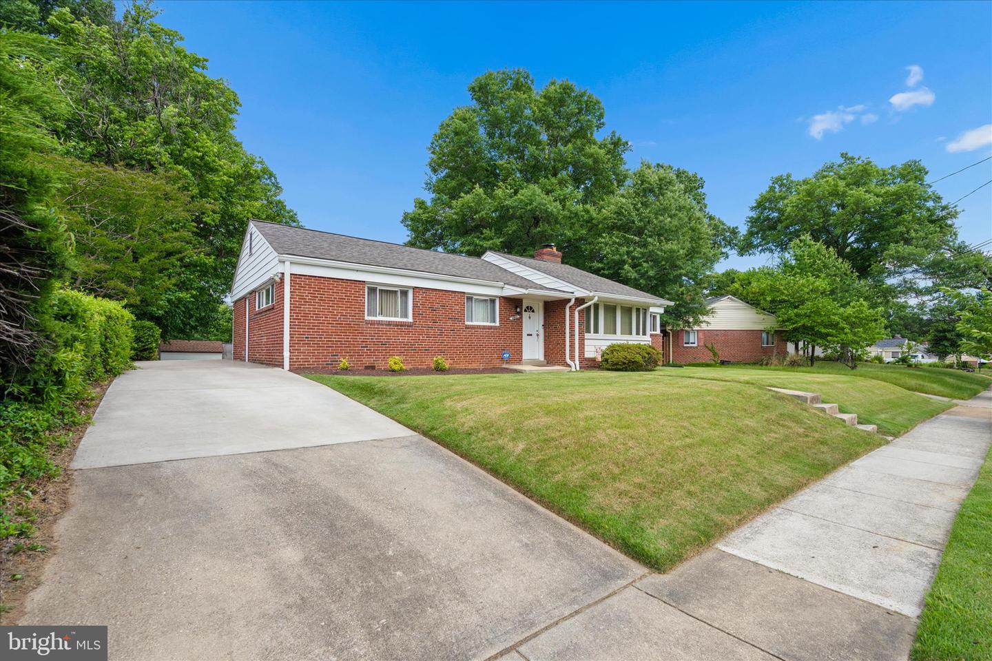 6803 Adelphi Rd Property Photo 51