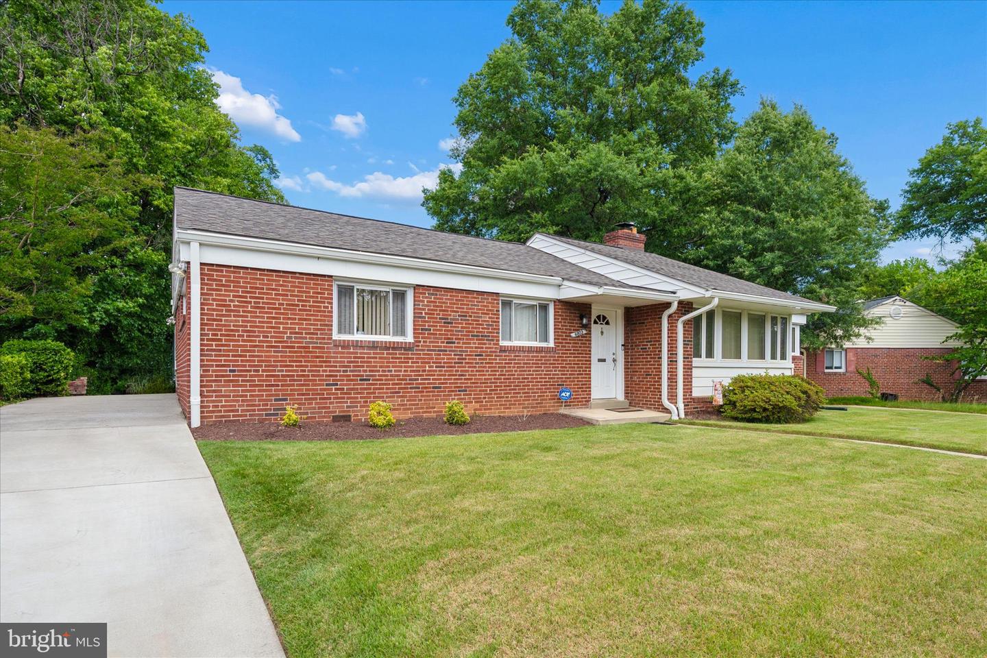 6803 Adelphi Rd Property Photo 52