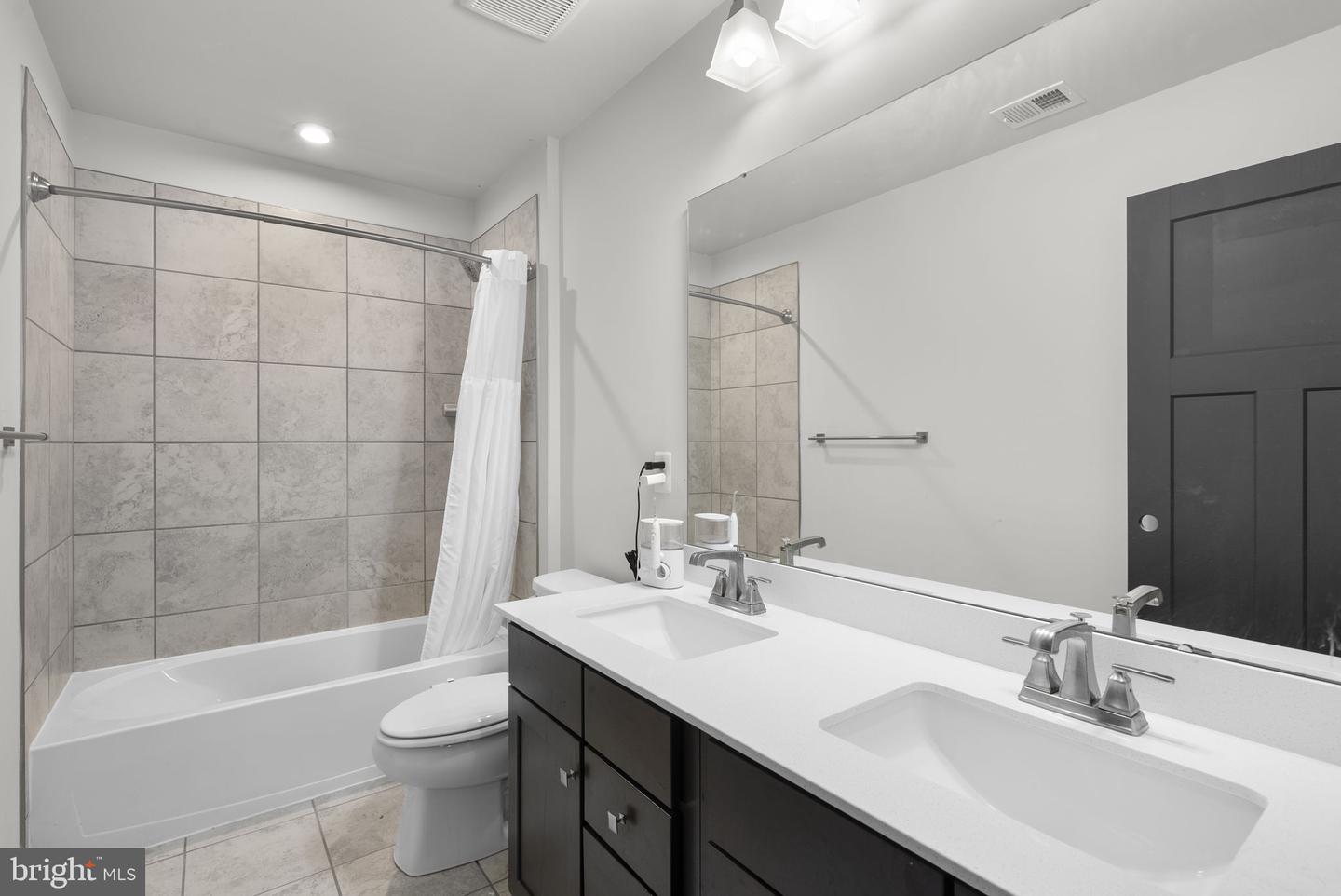 9801 Passage Dr Property Photo 29