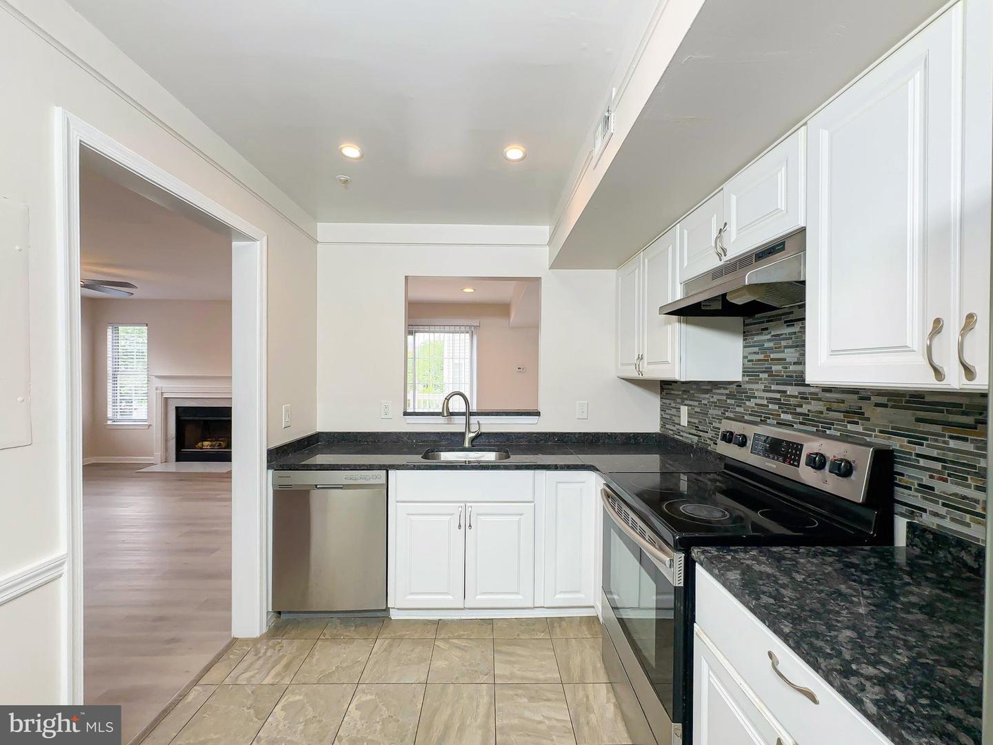 13909 King George Way #355 Property Photo 13