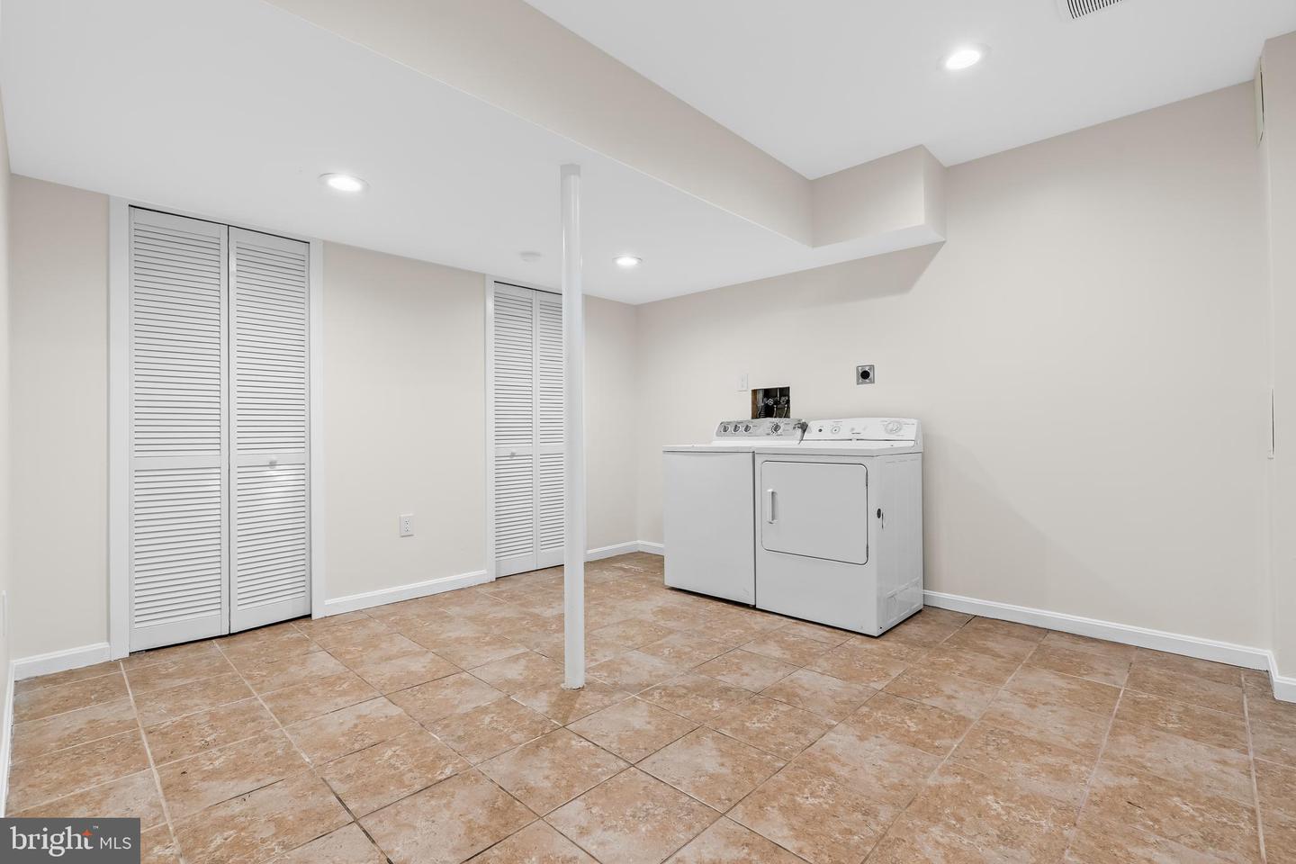15732 Millbrook Ln #79 Property Photo 13