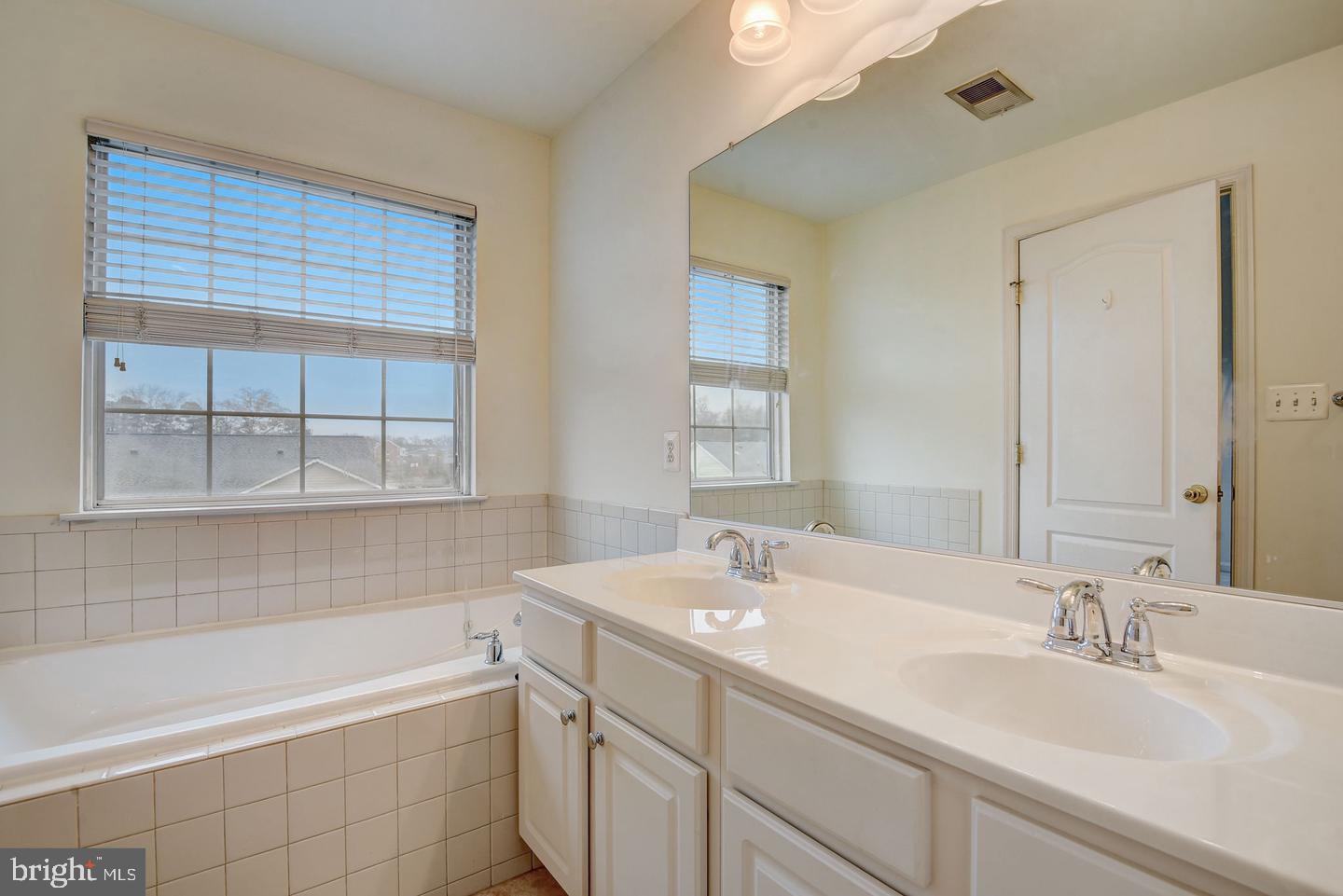 7111 Beissel Ct Property Photo 23