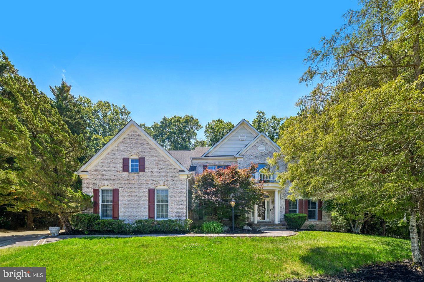 101 WHISTLING WOOD CT