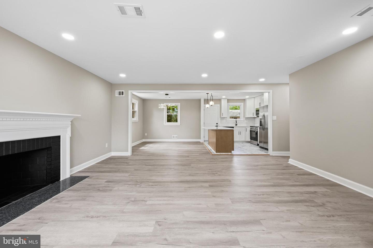 2112 Gaither St Property Photo 8