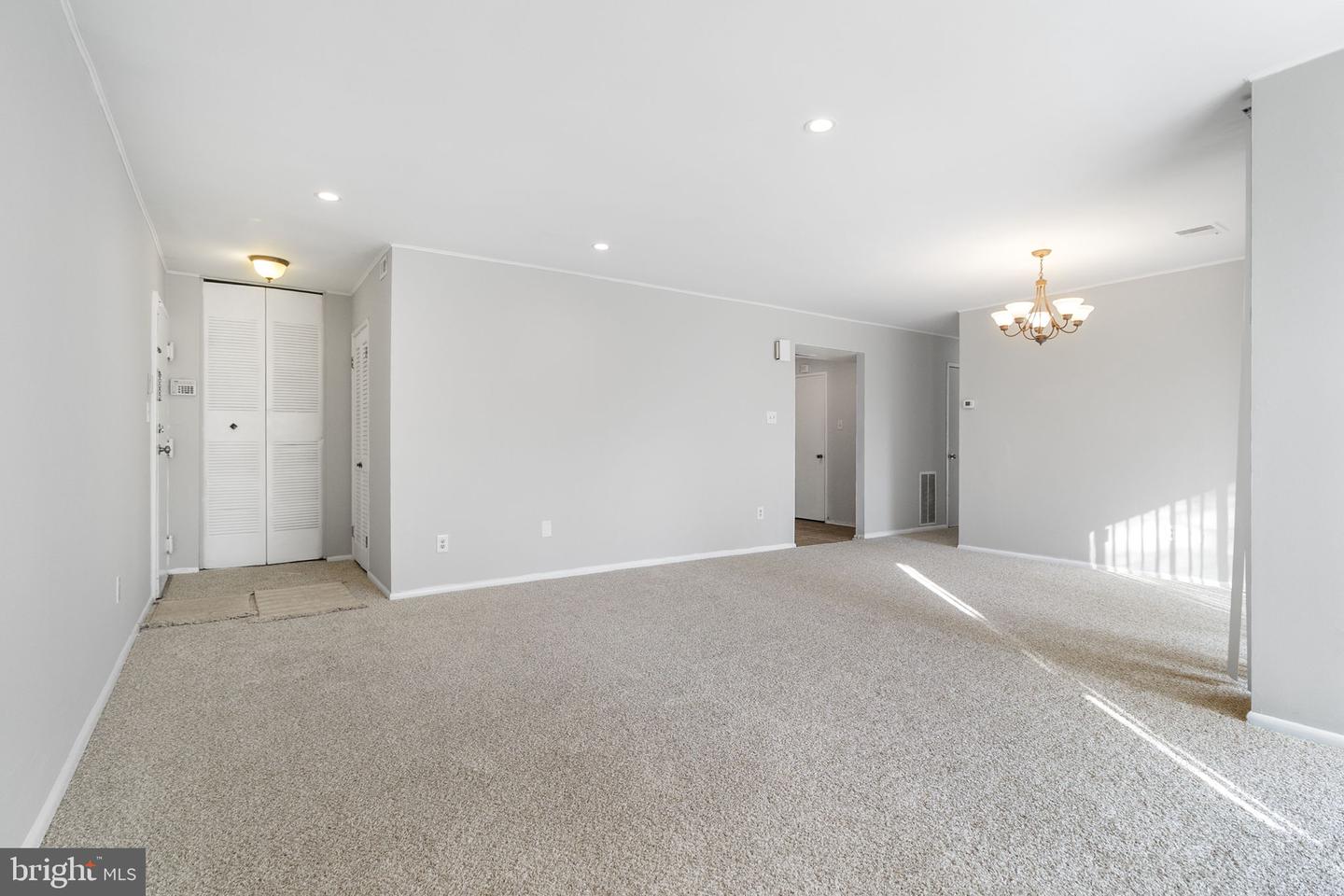 10239 Prince Pl #26-102 Property Photo 4