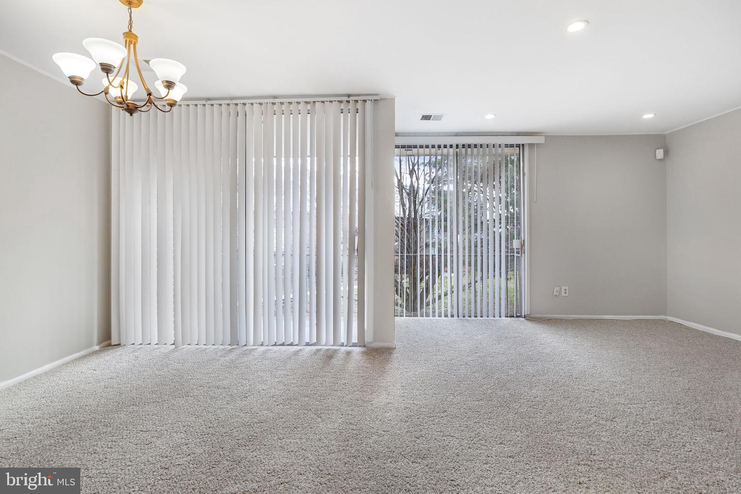 10239 Prince Pl #26-102 Property Photo 8