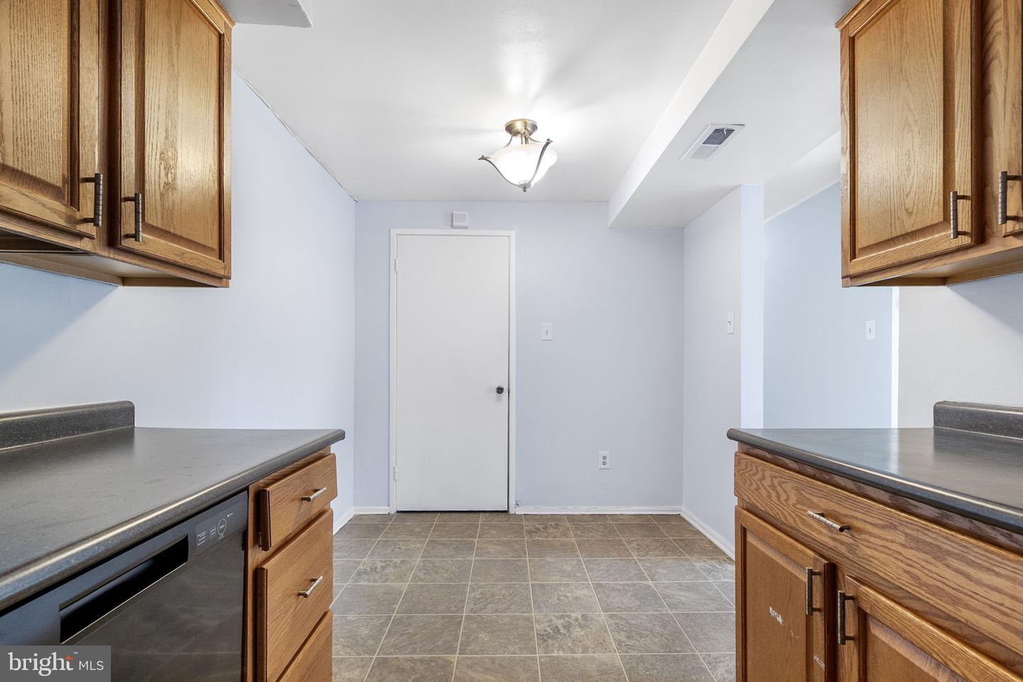 10239 Prince Pl #26-102 Property Photo 14