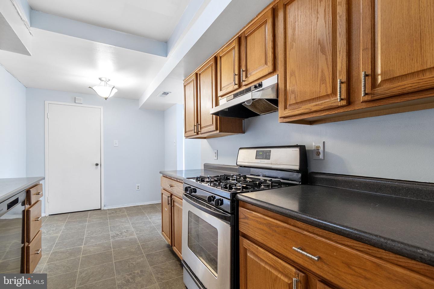 10239 Prince Pl #26-102 Property Photo 15
