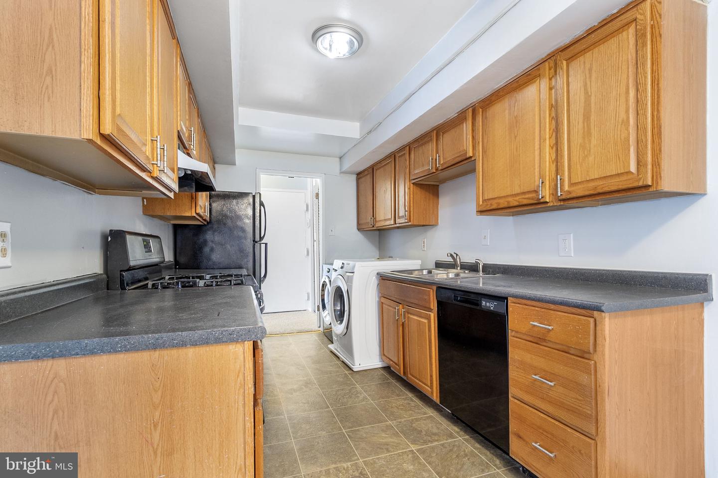 10239 Prince Pl #26-102 Property Photo 17