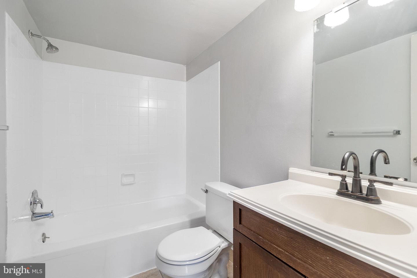 10239 Prince Pl #26-102 Property Photo 22