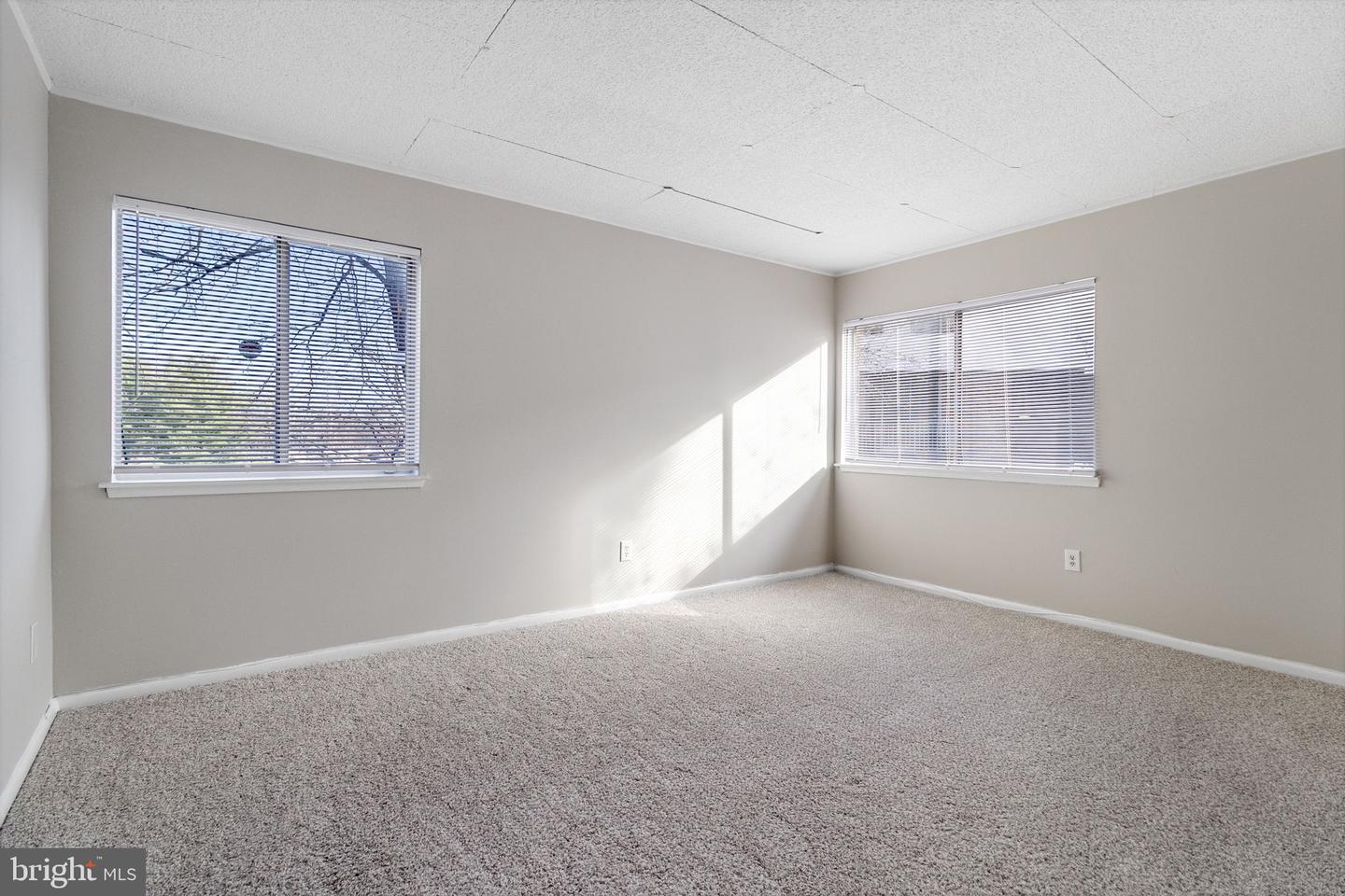 10239 Prince Pl #26-102 Property Photo 26