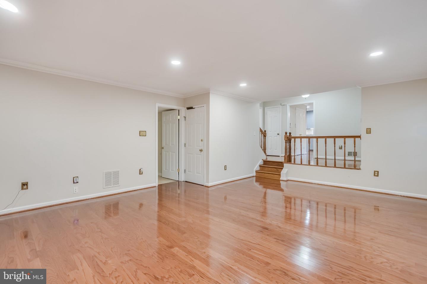 1602 Sundew Ct Property Photo 8