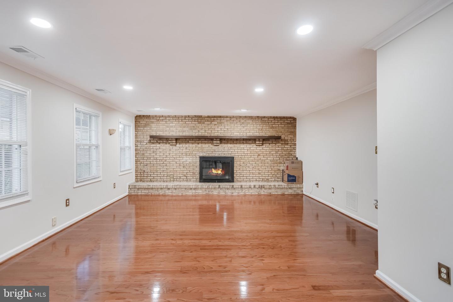 1602 Sundew Ct Property Photo 9