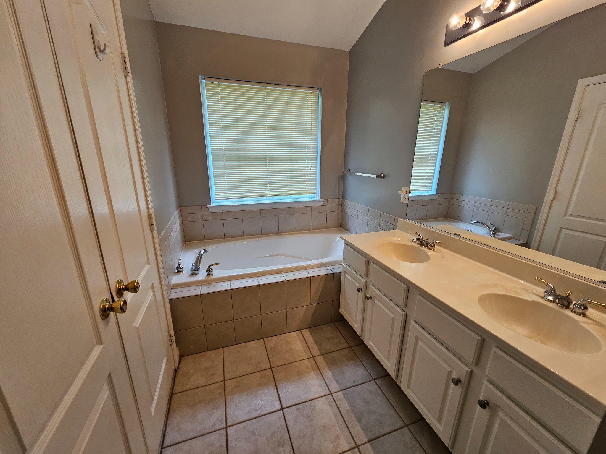 1113 Ring Bill Loop Property Photo 27
