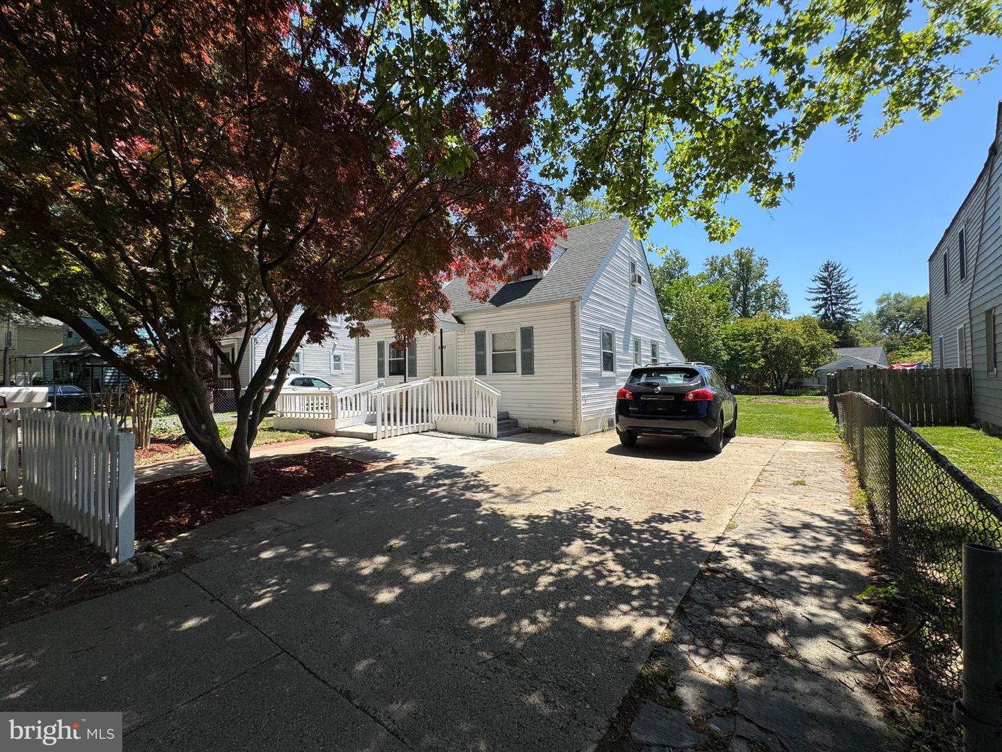 5007 Oglethorpe St Property Photo 2