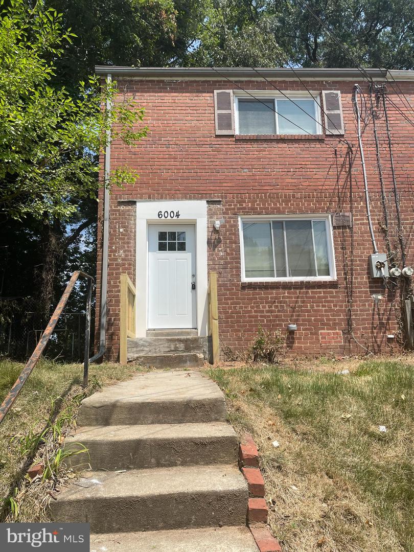 6004 Madison St Property Photo 1
