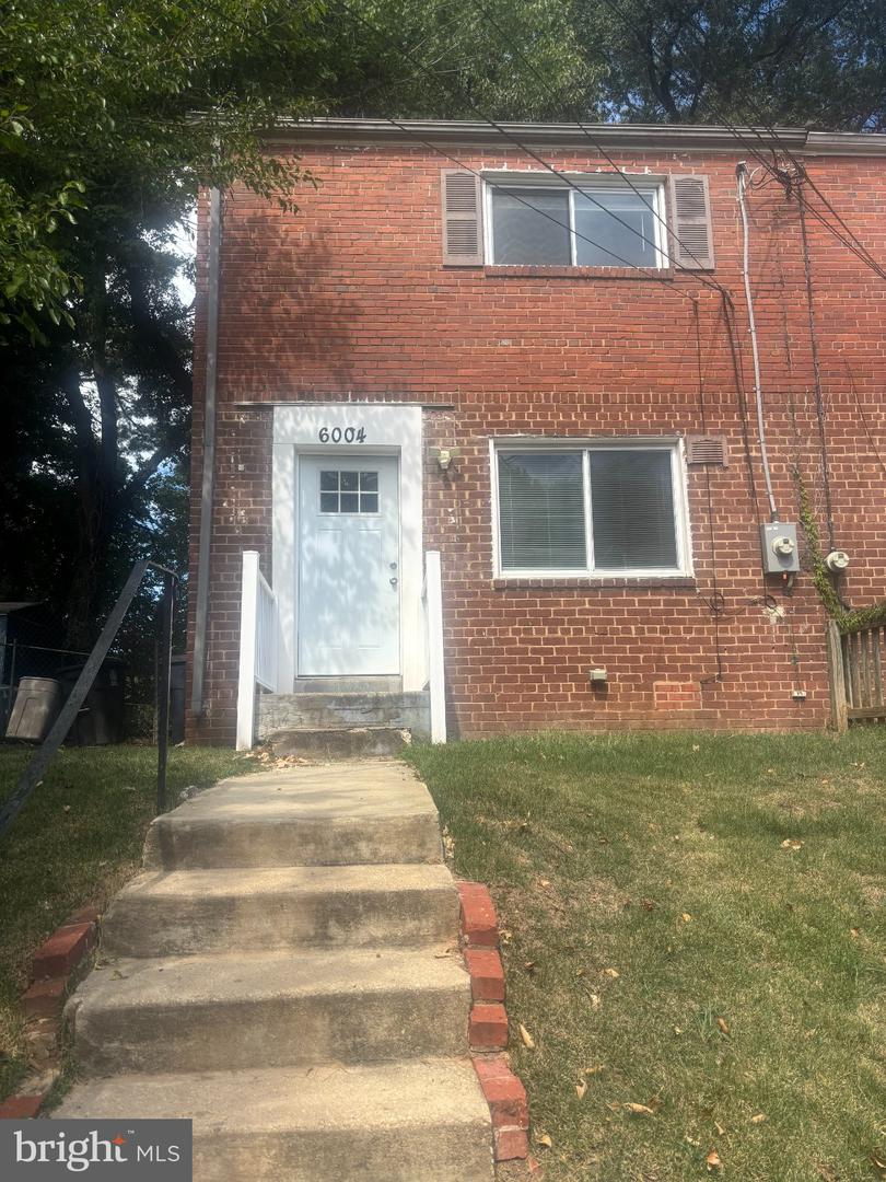 6004 MADISON ST Property Photo 1