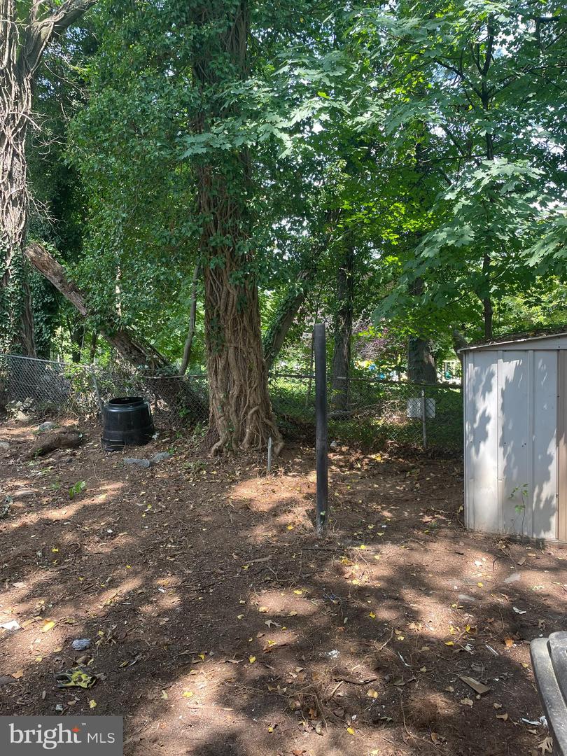 6004 Madison St Property Photo 10