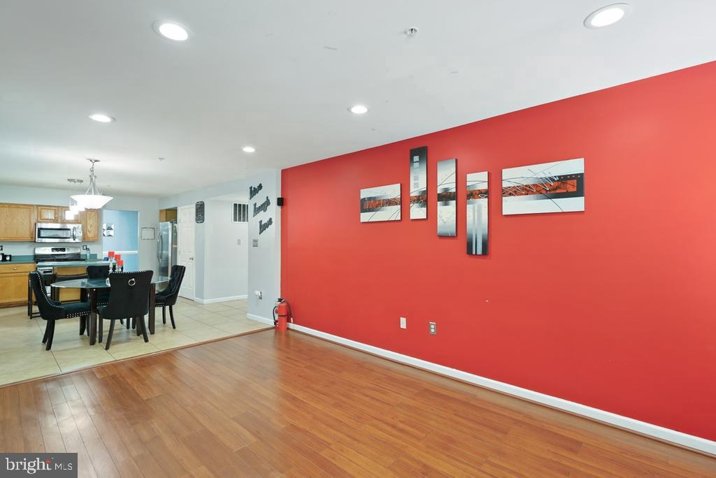 6704 Seabird Ct Property Photo 9