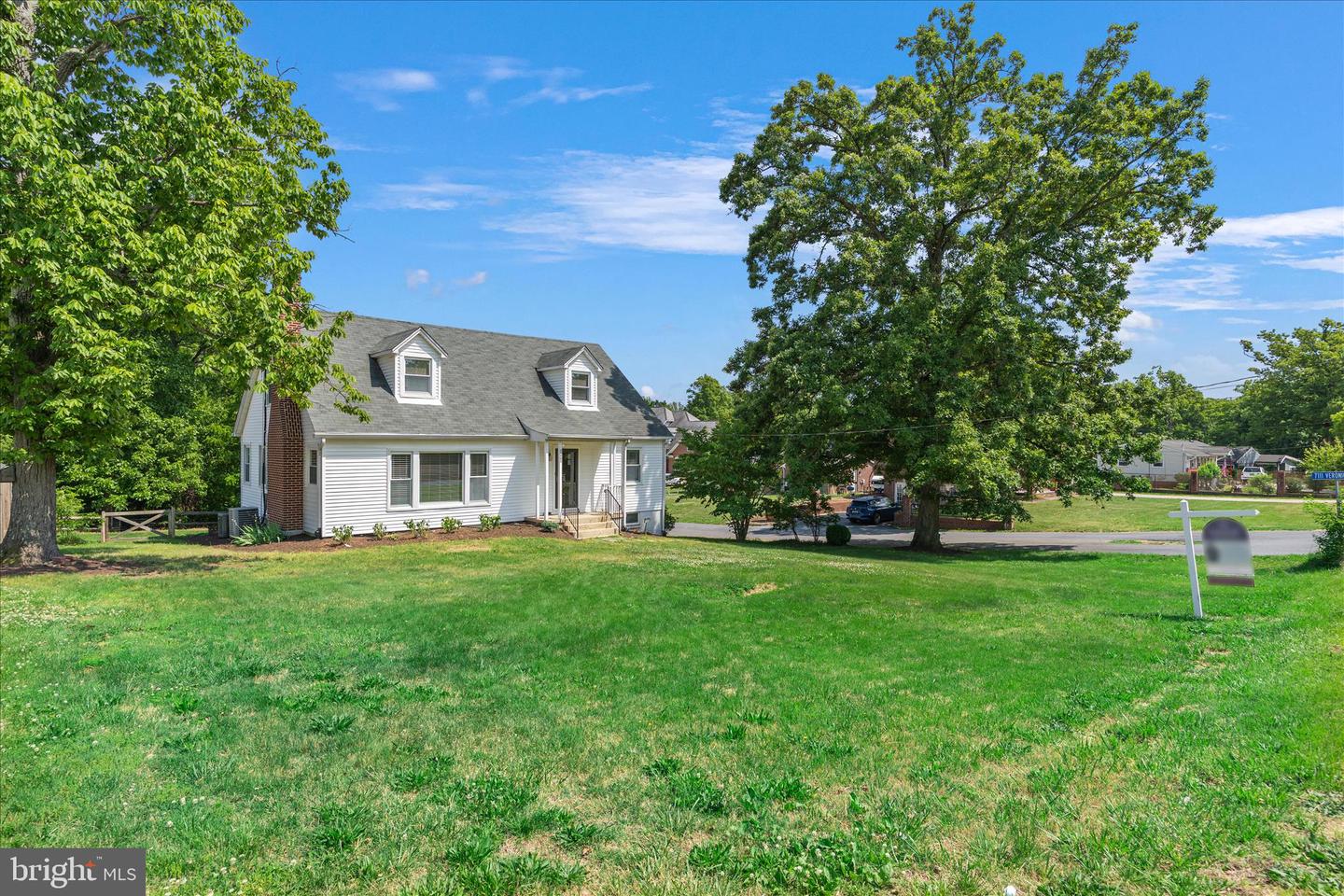 7008 Contee Rd Property Photo 2