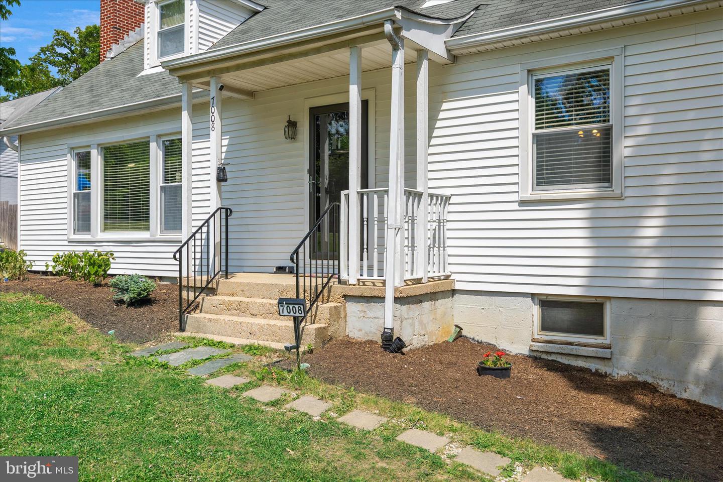 7008 Contee Rd Property Photo 3