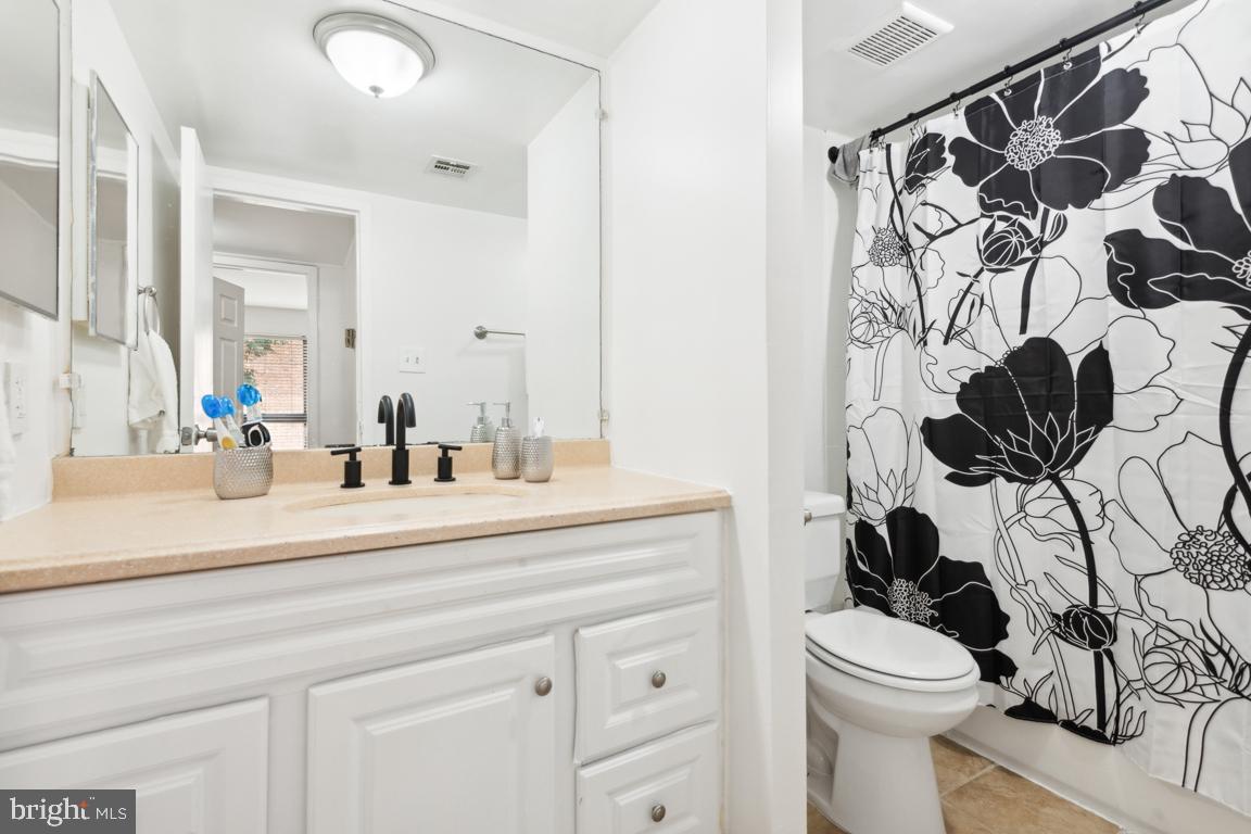 8451 Greenbelt Rd #202 Property Photo 8